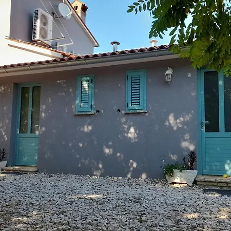 Home Lotus Flower Labin  Exterior photo