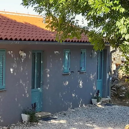 Home Lotus Flower Labin  Exterior photo